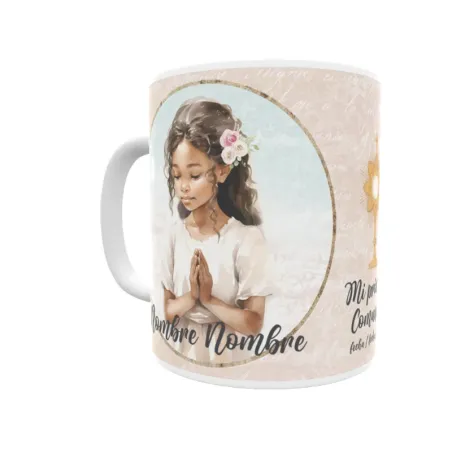 Taza de comunión personalizada niña, con pelo moreno morena. Personaliza con nombre y fecha. Envío rápido.