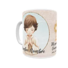 Taza de comunión personalizada niño, con pelo moreno, castaño. Personaliza con nombre y fecha. Envío rápido.