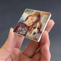 Imán cerámico redondo de 6,8 cm con acabado brillante y personalización a todo color con fotos, diseños, etc