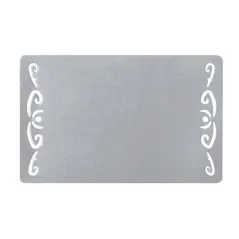 Tarjetas metálicas personalizadas en aluminio con acabado plateado brillante. alta definición para logos y diseños